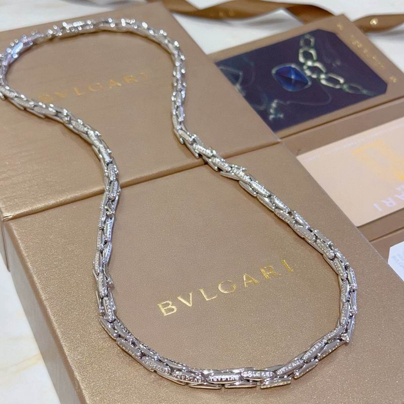 Bvlgari necklace 12yxx81